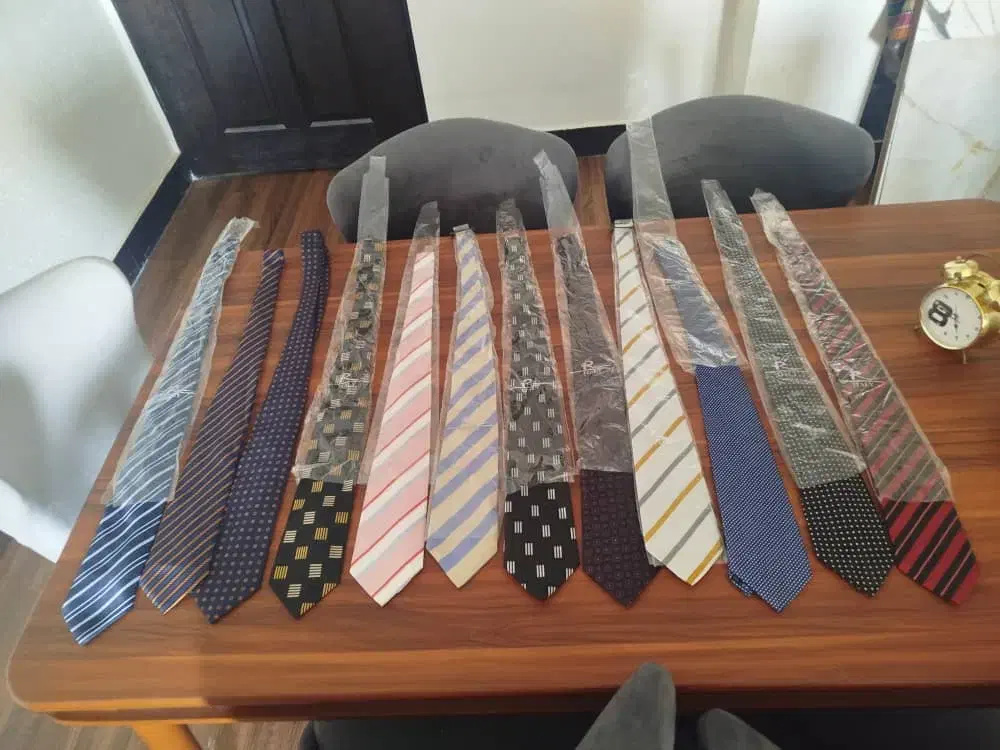 تعدادی کروات مردانه شیک با کیفیت موجود است|لباس|شاهینشهر, شهرک مطهری|دیوار