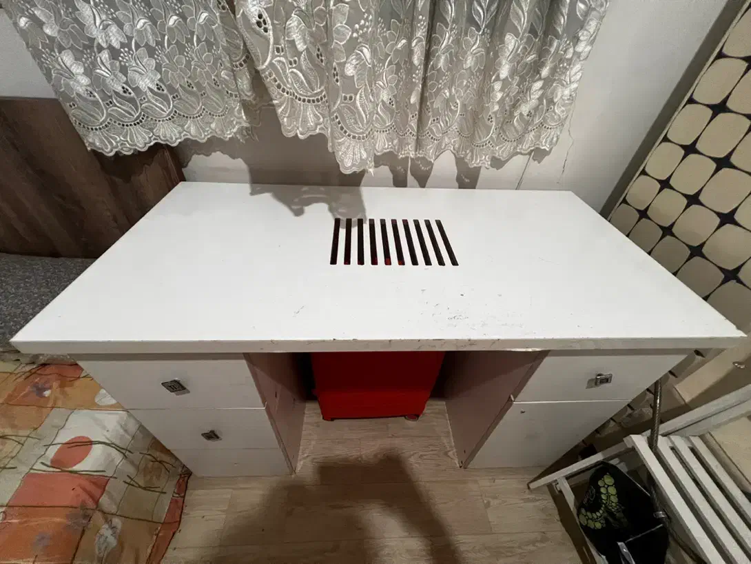 میز و ویترین سفید|میز تحریر و کامپیوتر|تهران, منیریه|دیوار