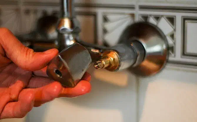 نصب و تعمیر کلیه شیر آلات سرویس بهداشتی|خدمات پیشه و مهارت|تهران, سلیمانی|دیوار