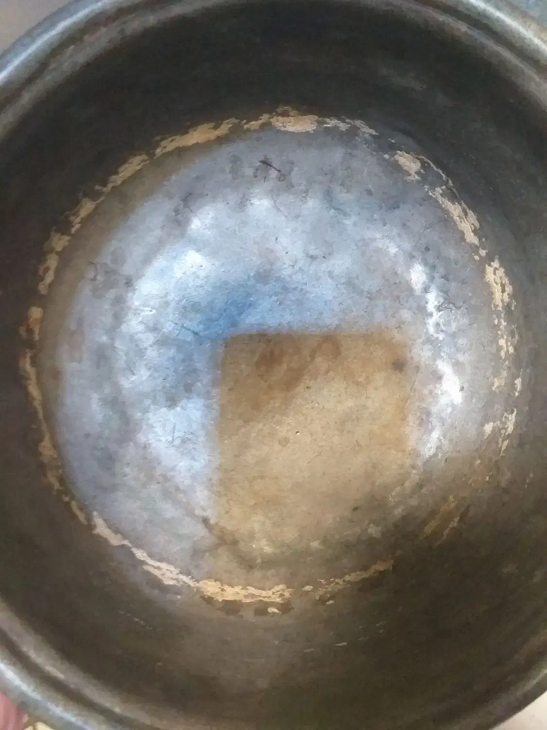 قابلمه مسی قدیمی قلمکاری شده|کلکسیون اشیاء عتیقه|رشت, گلسار|دیوار