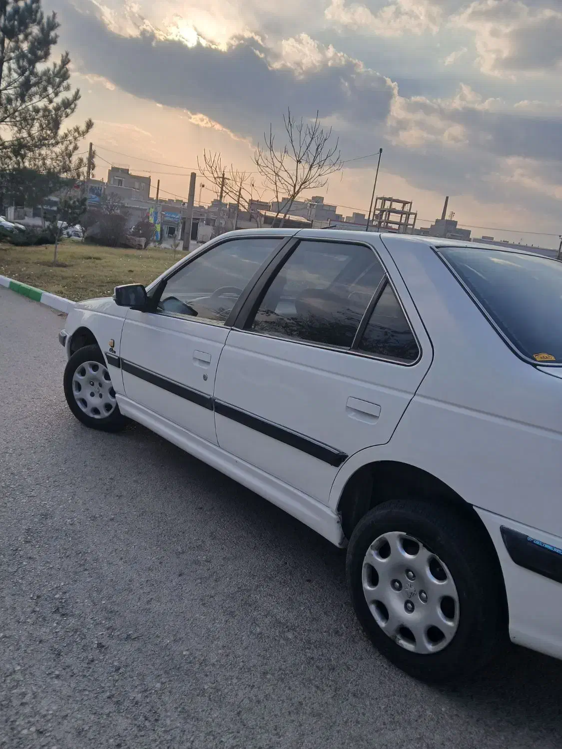 پژو پارس سفید مدل ۱۳۸۸|خودرو سواری و وانت|اردبیل, |دیوار