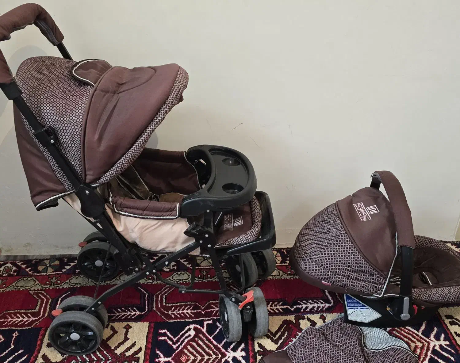 کالسکه و کریر و روروئک و کیسه خواب|کالسکه و لوازم جانبی|اهر, |دیوار