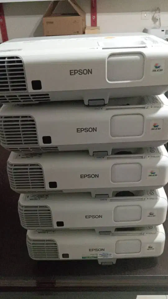 ویدئوپروژکتور Epson - HITCHI -NEC|تلویزیون و پروژکتور|دزفول, |دیوار