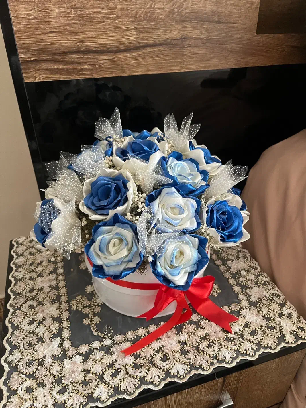 دسته گل رز ربانی قرمز و آبی|گل مصنوعی|تهران, زعفرانیه|دیوار