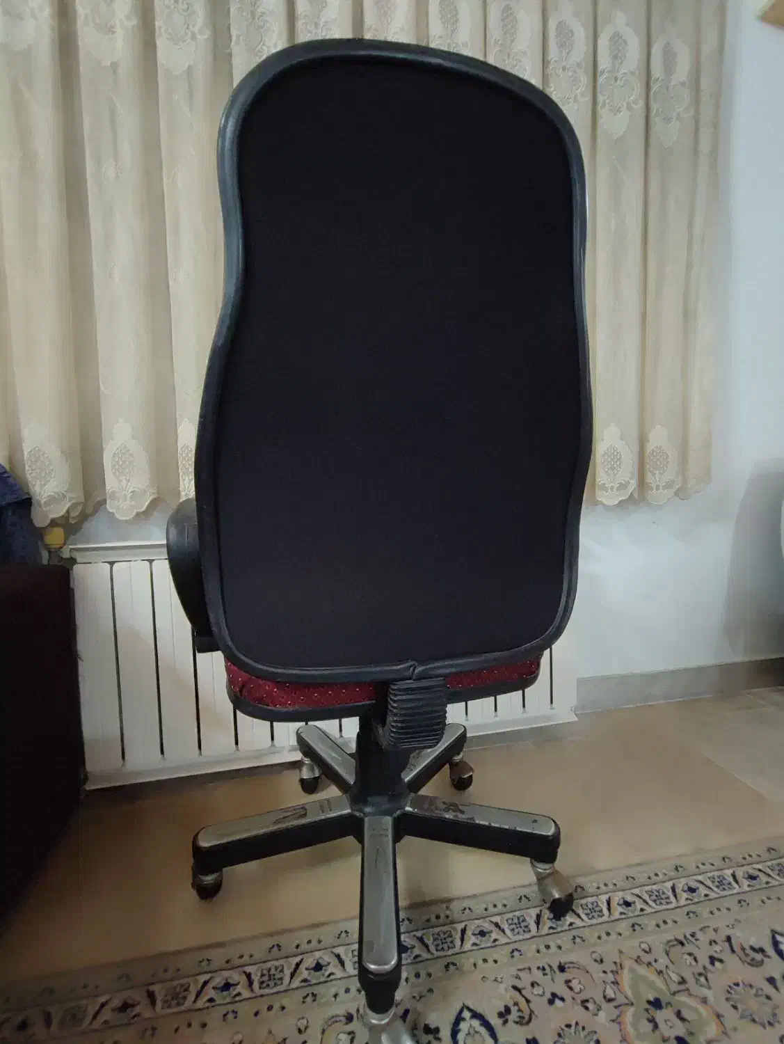 صندلی اداری حرفه‌ای بسیار راحت و سالم|میز تحریر و کامپیوتر|سلمان‌شهر, |دیوار