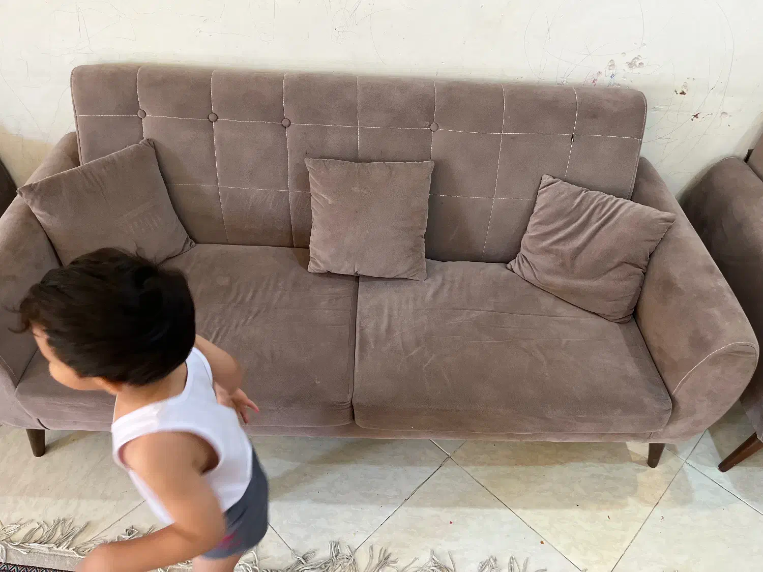 مبل چوبی 4 نفره ۲ ملیون و پانصد|مبلمان خانگی و میز عسلی|اصفهان, شیخ اشراق|دیوار