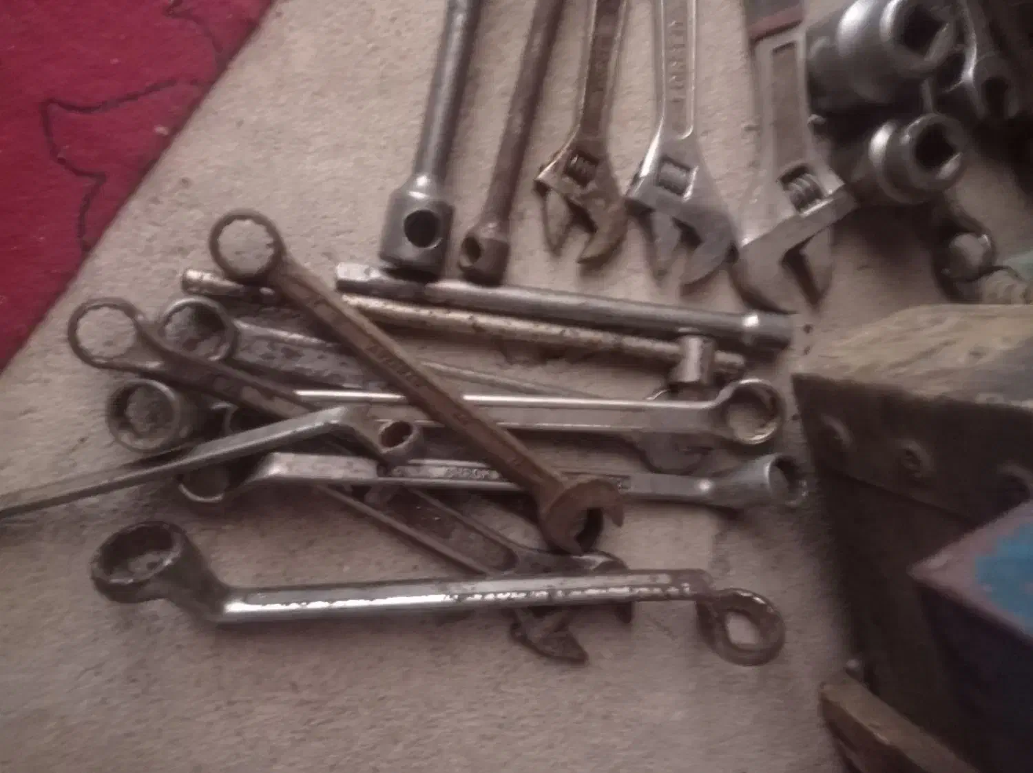 اچار‌|ابزارآلات|شاهین‌شهر, شهرک گلدیس|دیوار