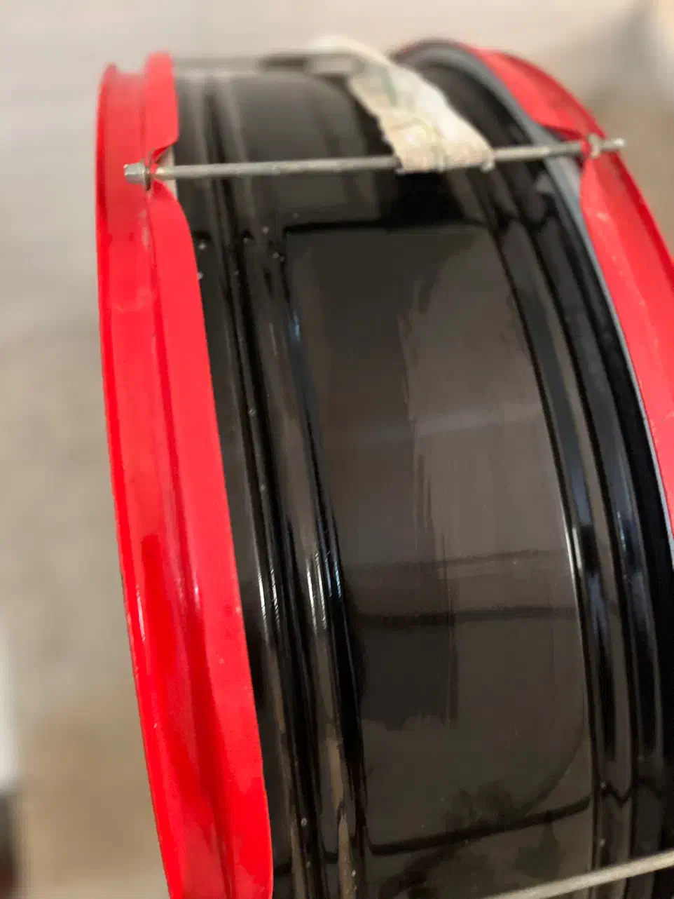 طبل دمام|درام و پرکاشن|اهواز, کوی نفت|دیوار