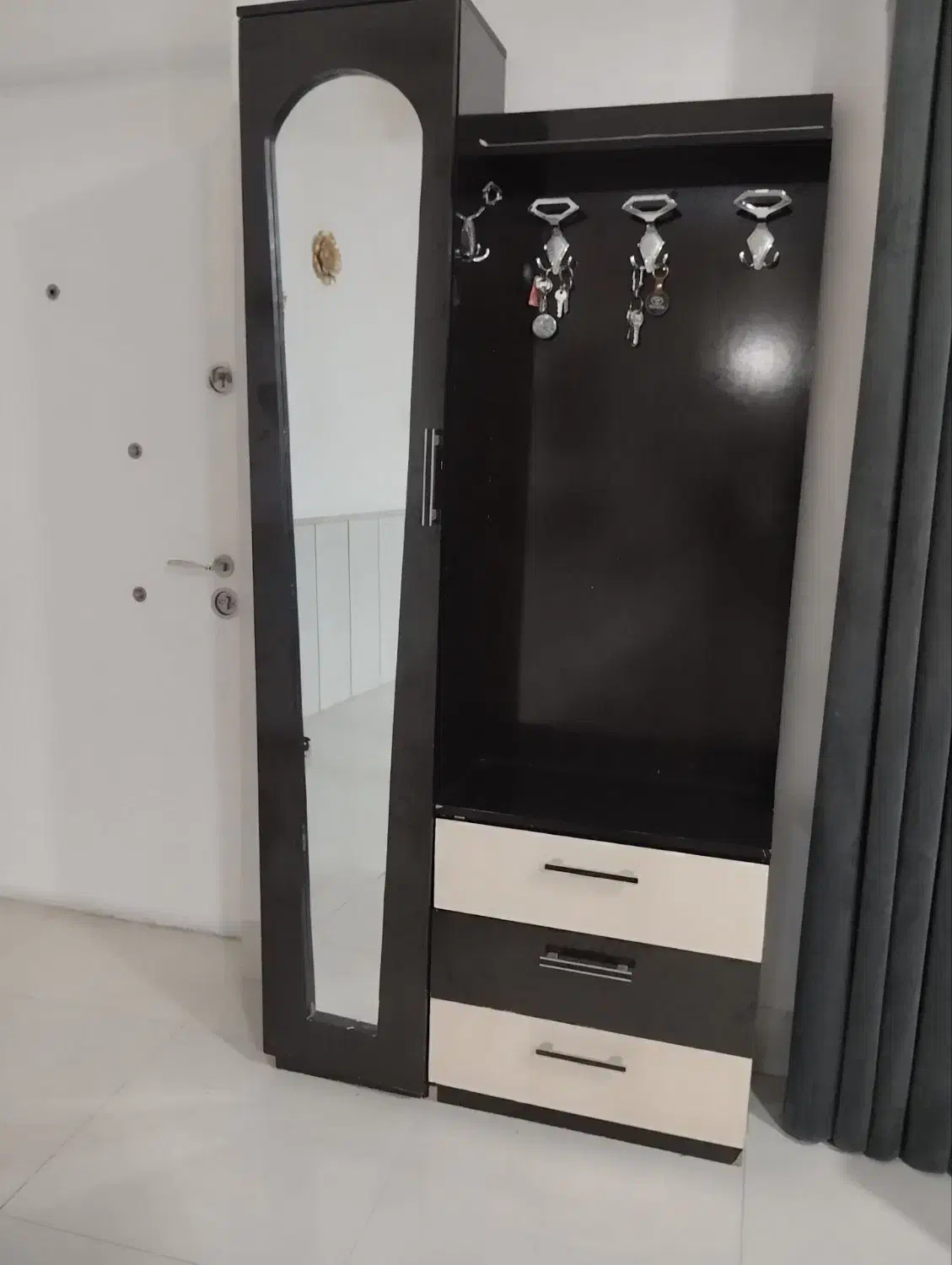 جا کفشی|جاکفشی، کمد، دراور|تربت‌حیدریه, مسجد جامع|دیوار