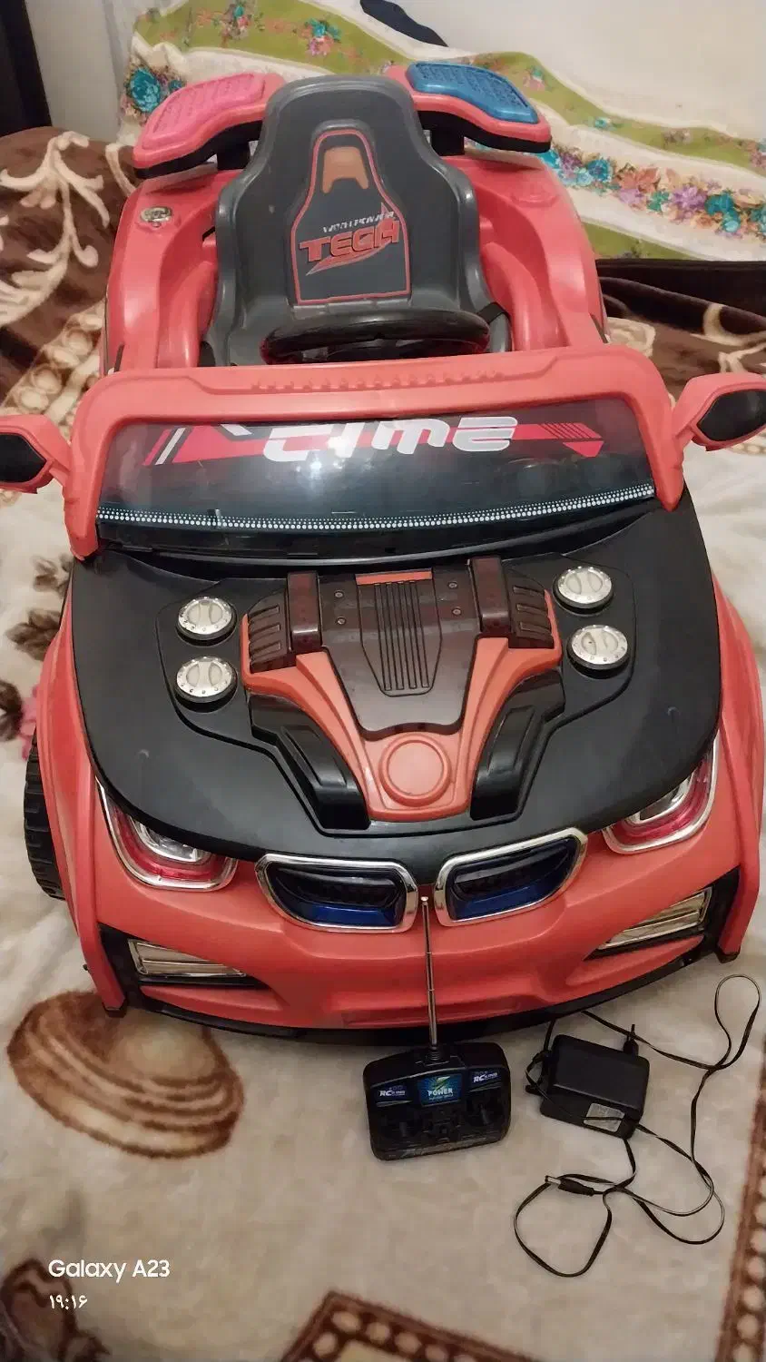 ماشین شارژی کنترلی در حد نو|اسباببازی بچه|تهران, شهرک صدرا|دیوار