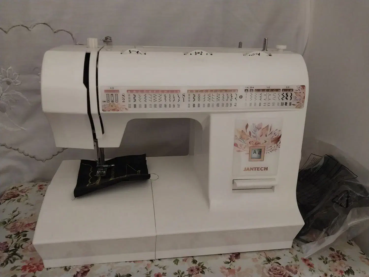 میز وچرخ خیاطی|چرخ خیاطی و ریسندگی|اسفرورین, |دیوار