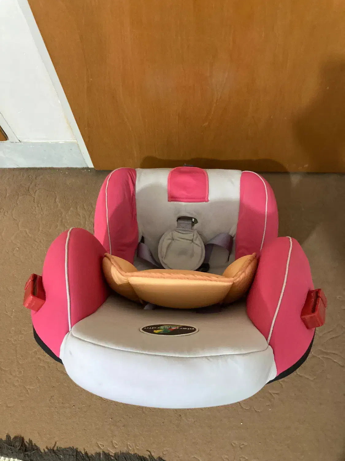 صندلی ماشین کودک|تخت و صندلی بچه|شیراز, شهرک پرواز|دیوار