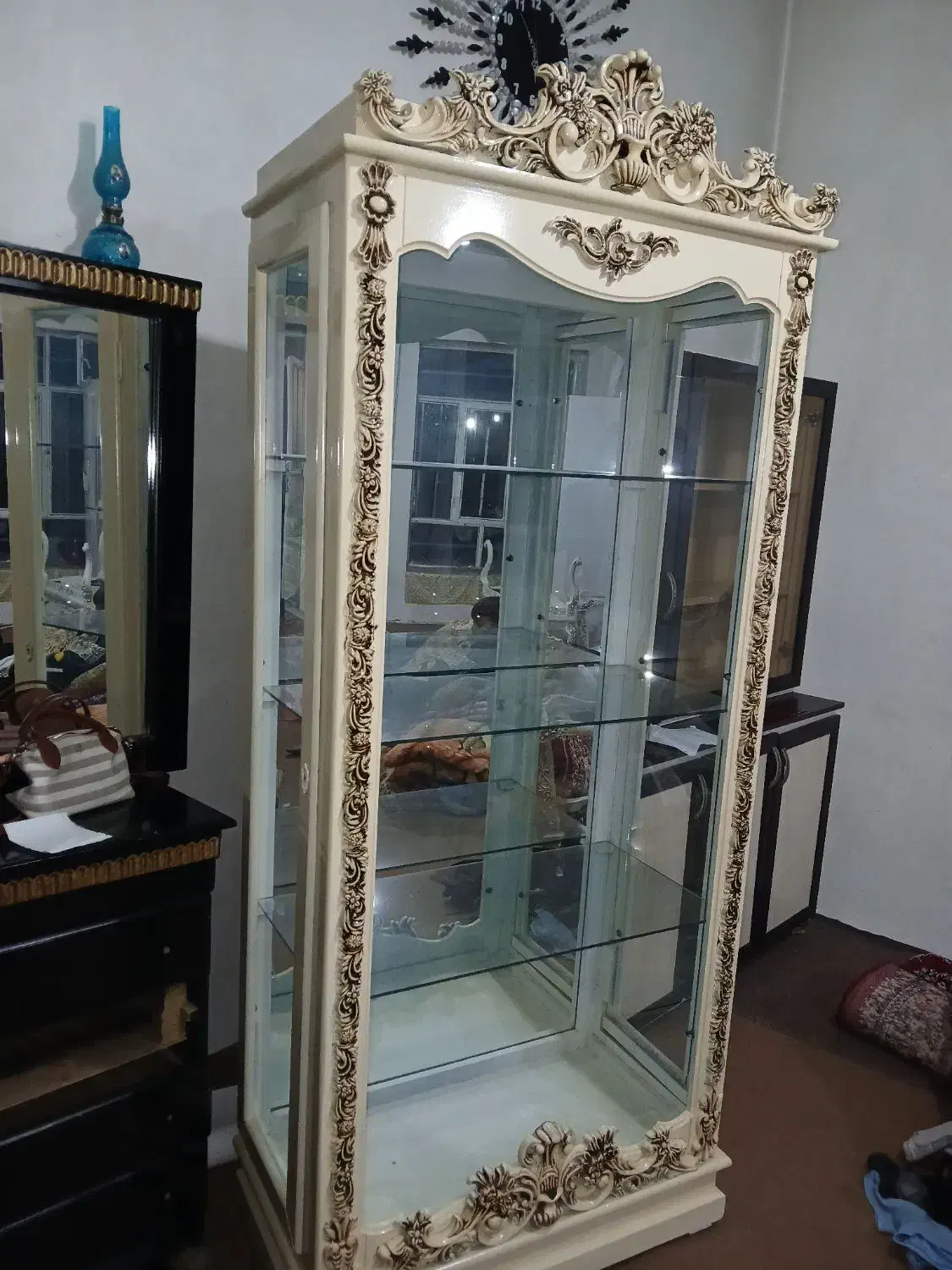 بوفه در حد نو|بوفه، ویترین، کنسول|سلماس, |دیوار