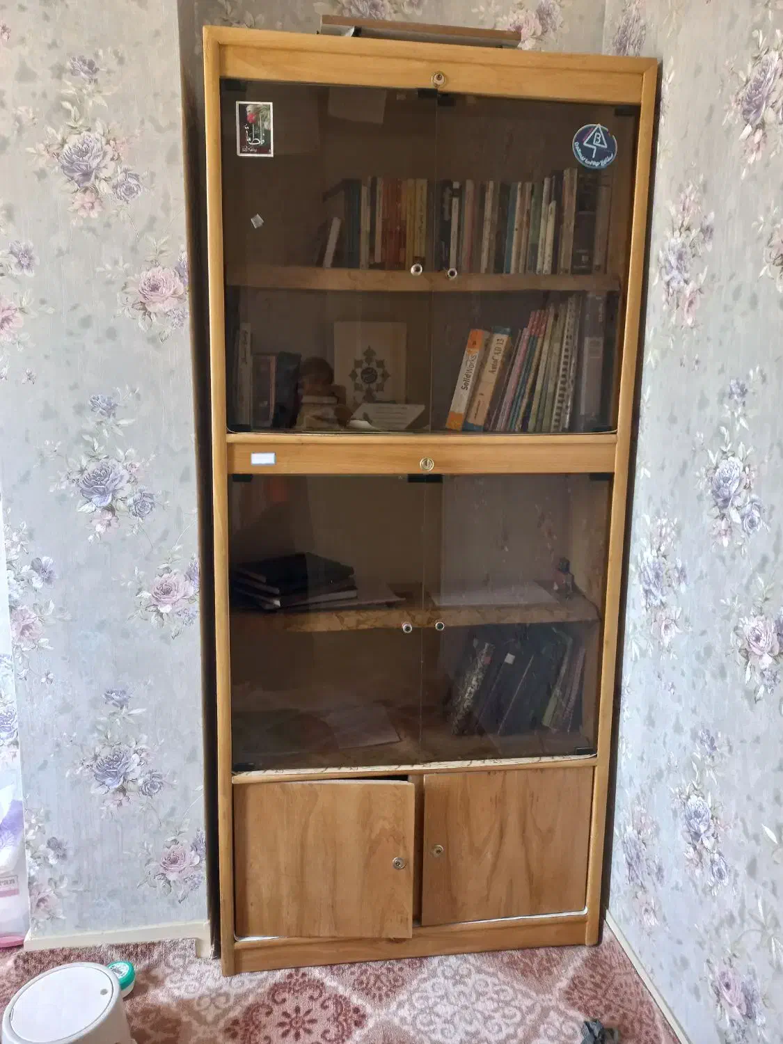 کتابخانه|کتابخانه، شلف، قفسه‌های دیواری|کرج, شهرک فهمیده|دیوار