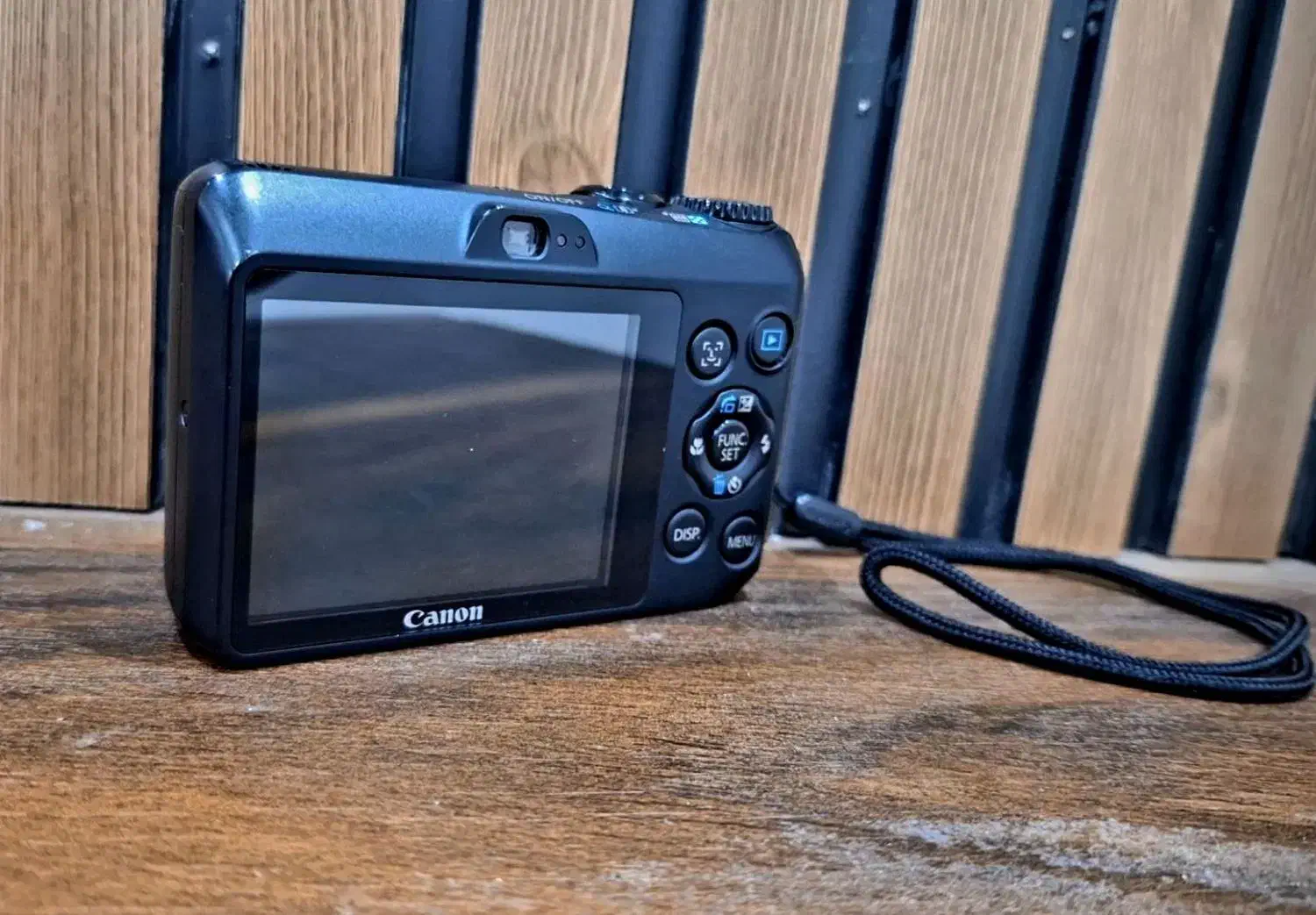 دوربین در حد نو|دوربین عکاسی و فیلمبرداری|کلاله, |دیوار