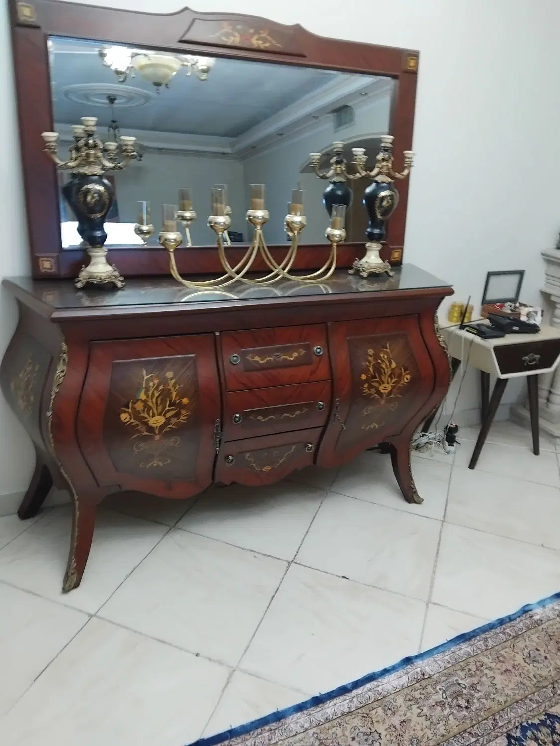 کنسول واینه شیک وارزنده منبت کاری خمره ای|بوفه، ویترین، کنسول|تهران, تهرانسر شرقی|دیوار