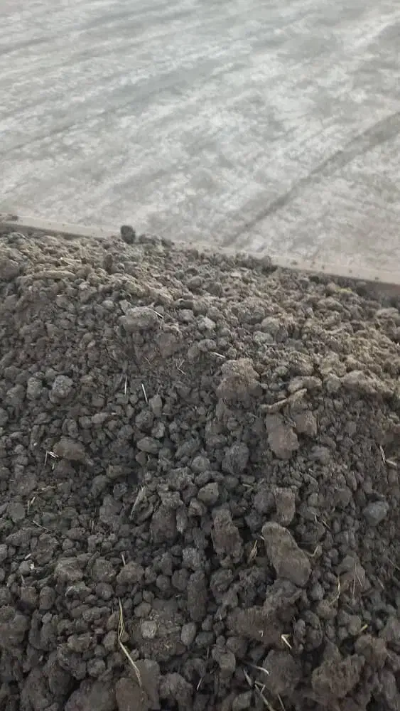 توزیع کودهای گاوی ودامی|خدمات باغبانی و درختکاری|نائین, |دیوار