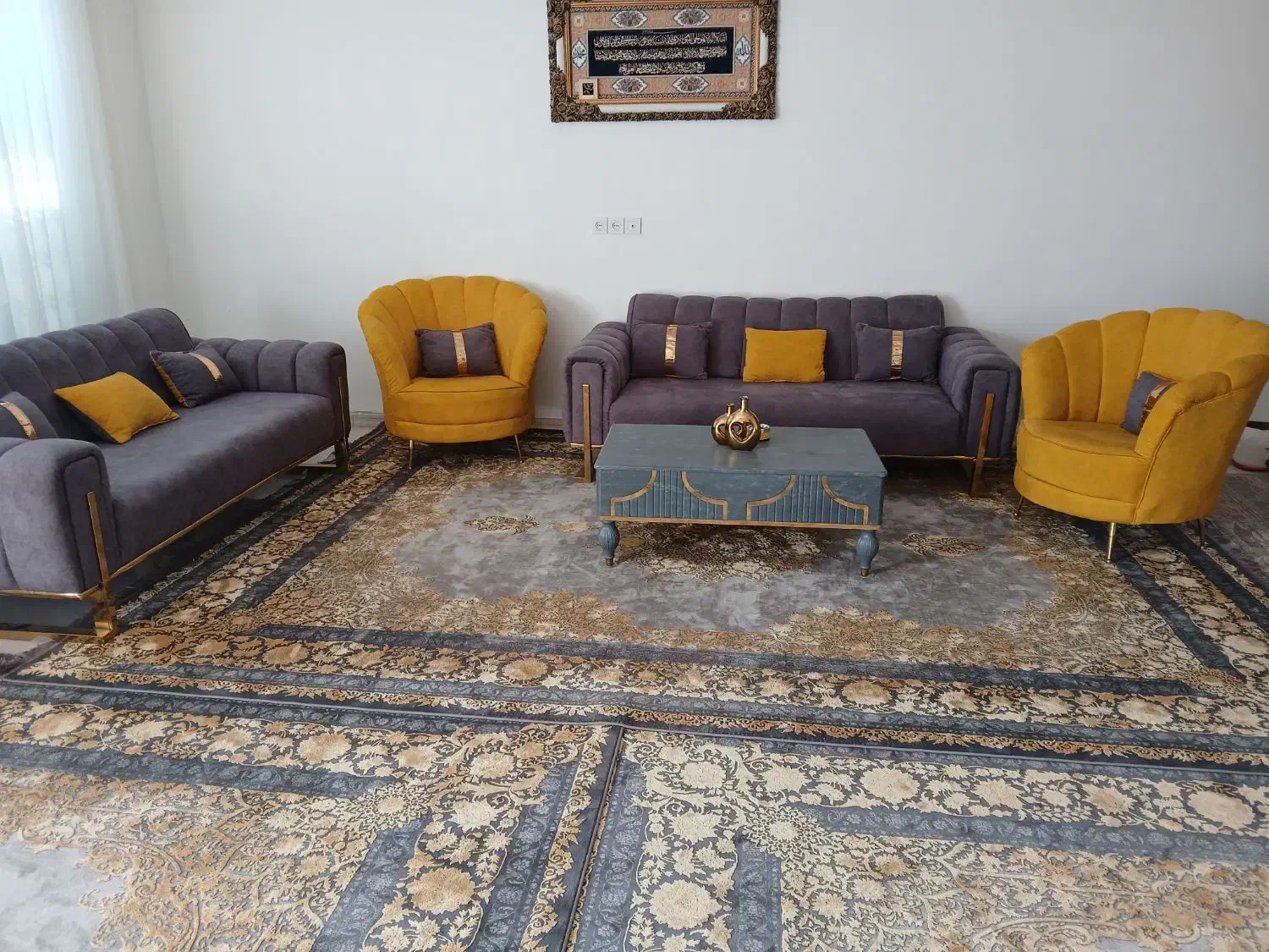 مبل در حد نو|مبلمان خانگی و میز عسلی|کاکی, |دیوار