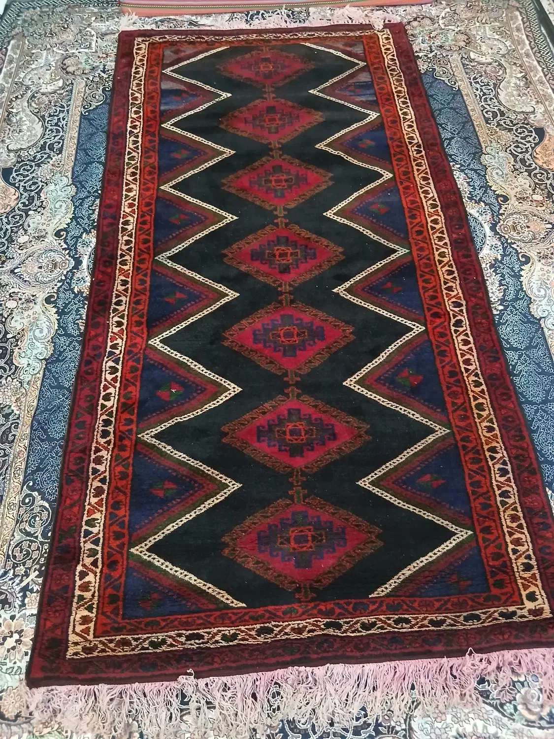 قالی دستباف عشایر گرمسار بافته شده از پشم گوسفند|فرش|دماوند, گیلاوند|دیوار