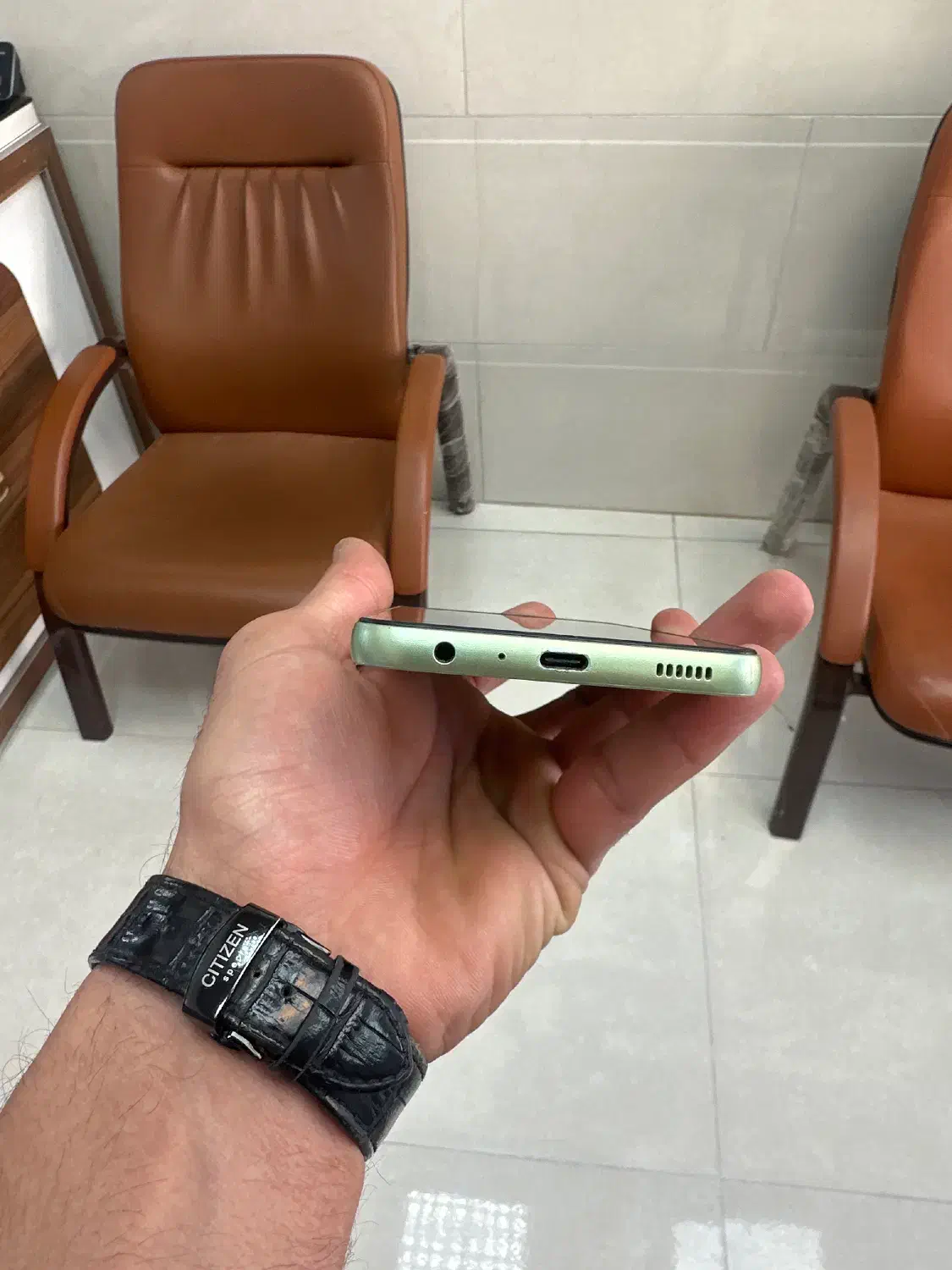 A24   128/6|موبایل|میبد, |دیوار