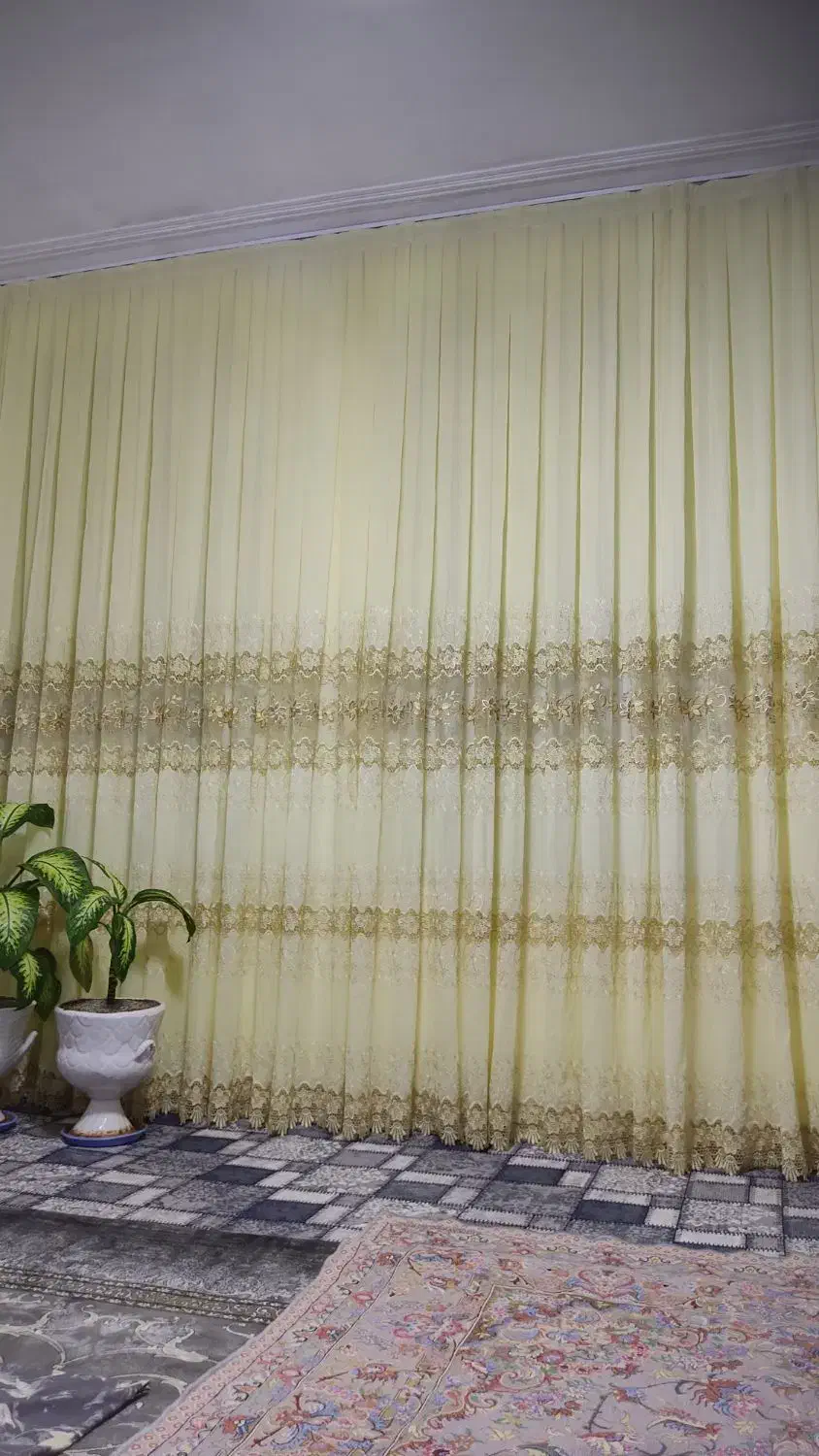 پرده|پرده، رانر، رومیزی|صحنه, |دیوار