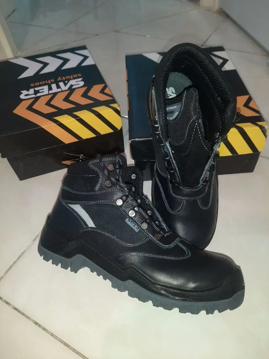 کفش ۴۴|کیف، کفش، کمربند|جم, |دیوار