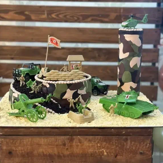 کیک تولد خامه ای کیک فوندانتی باگر کیک مینی کیک|خدمات پذیرایی، مراسم|مشهد, آزادشهر|دیوار