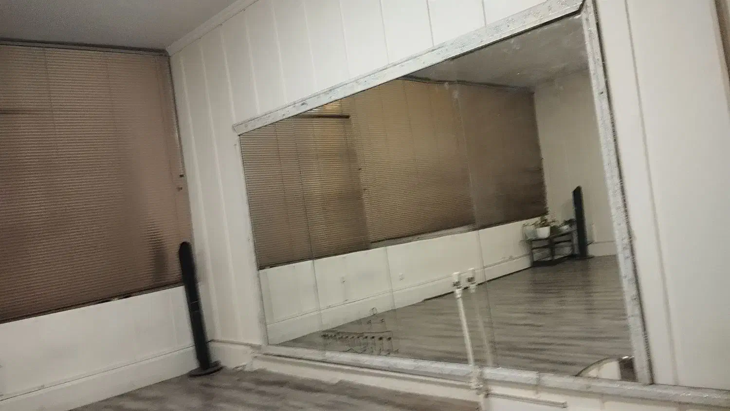 پلاتو ۳۵ متری با آینه وضبط وباند سالن اجاره ساعتی|اجارهٔ کوتاه‌مدت دفتر کار و فضای آموزشی|تهران, یوسف‌آباد|دیوار