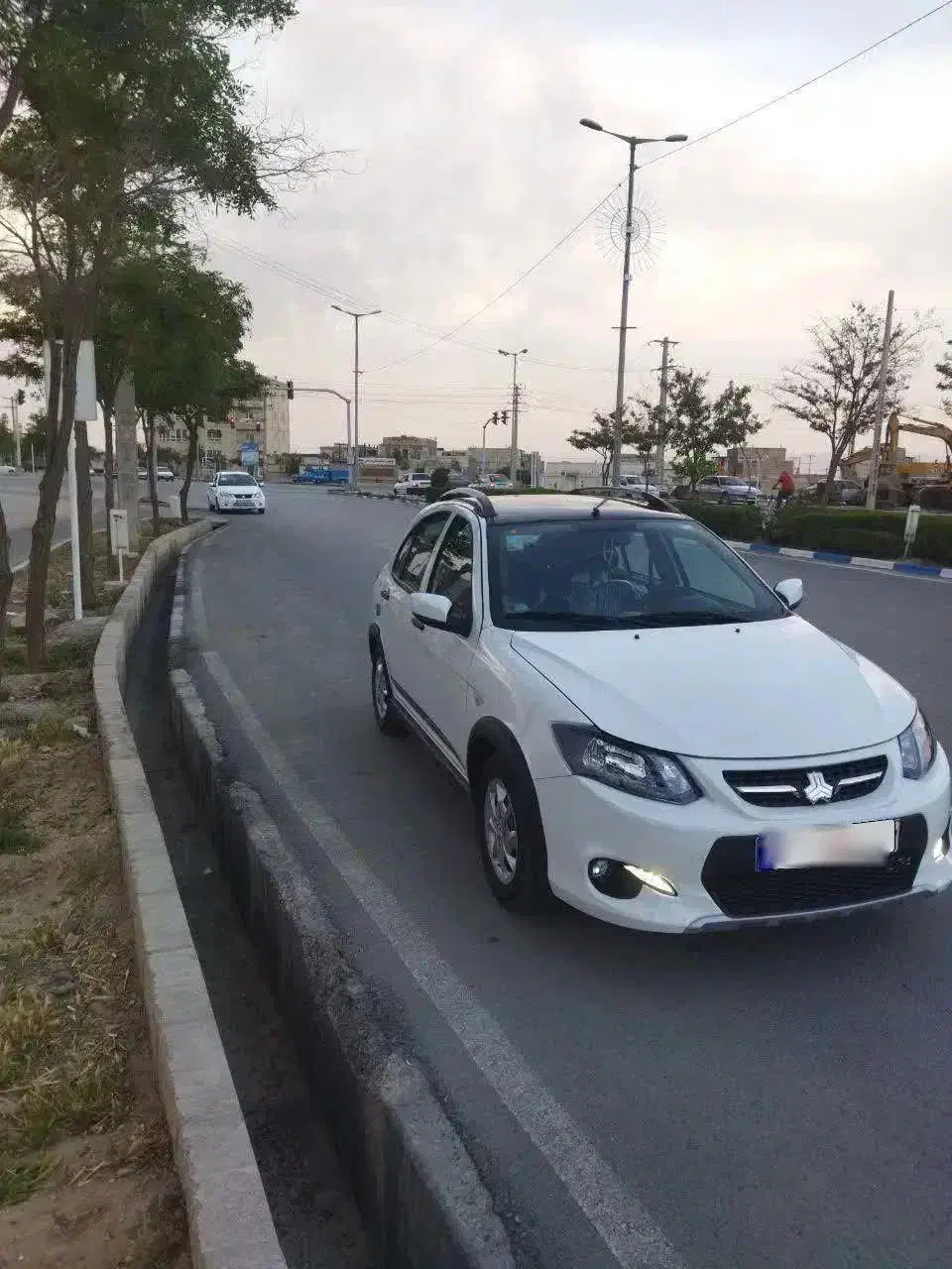 کوئیک R سفید و مشکی مدل 1402|خودرو سواری و وانت|گلبهار, شهر جدید گلبهار|دیوار