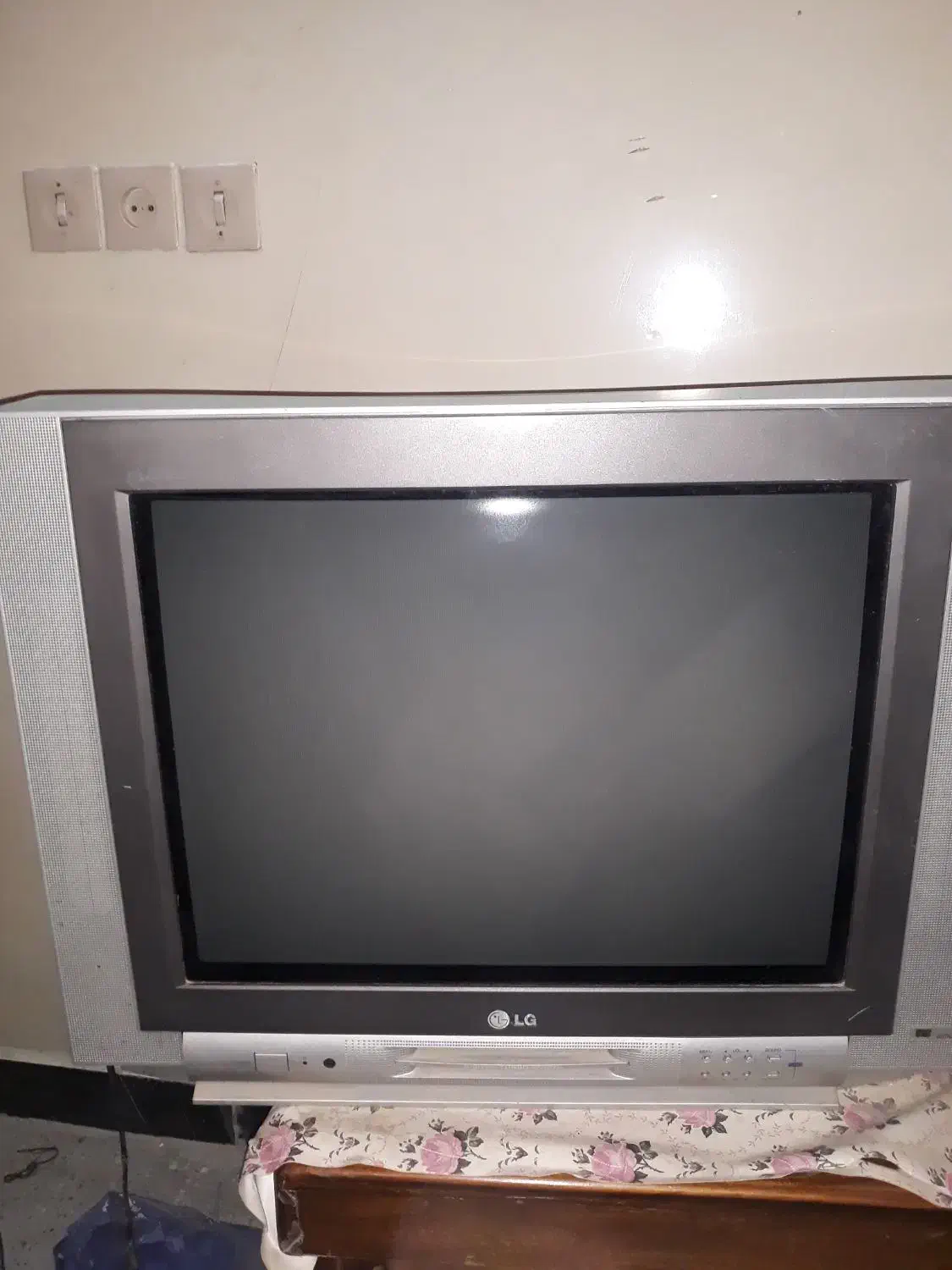 تلویزیون ۲۱ ال جی|تلویزیون و پروژکتور|دزفول, |دیوار