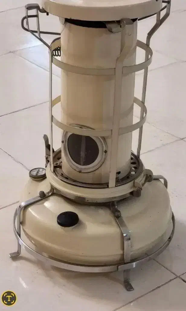 چراغ نفتی نو|کلکسیون اشیاء عتیقه|قم, نیروگاه|دیوار