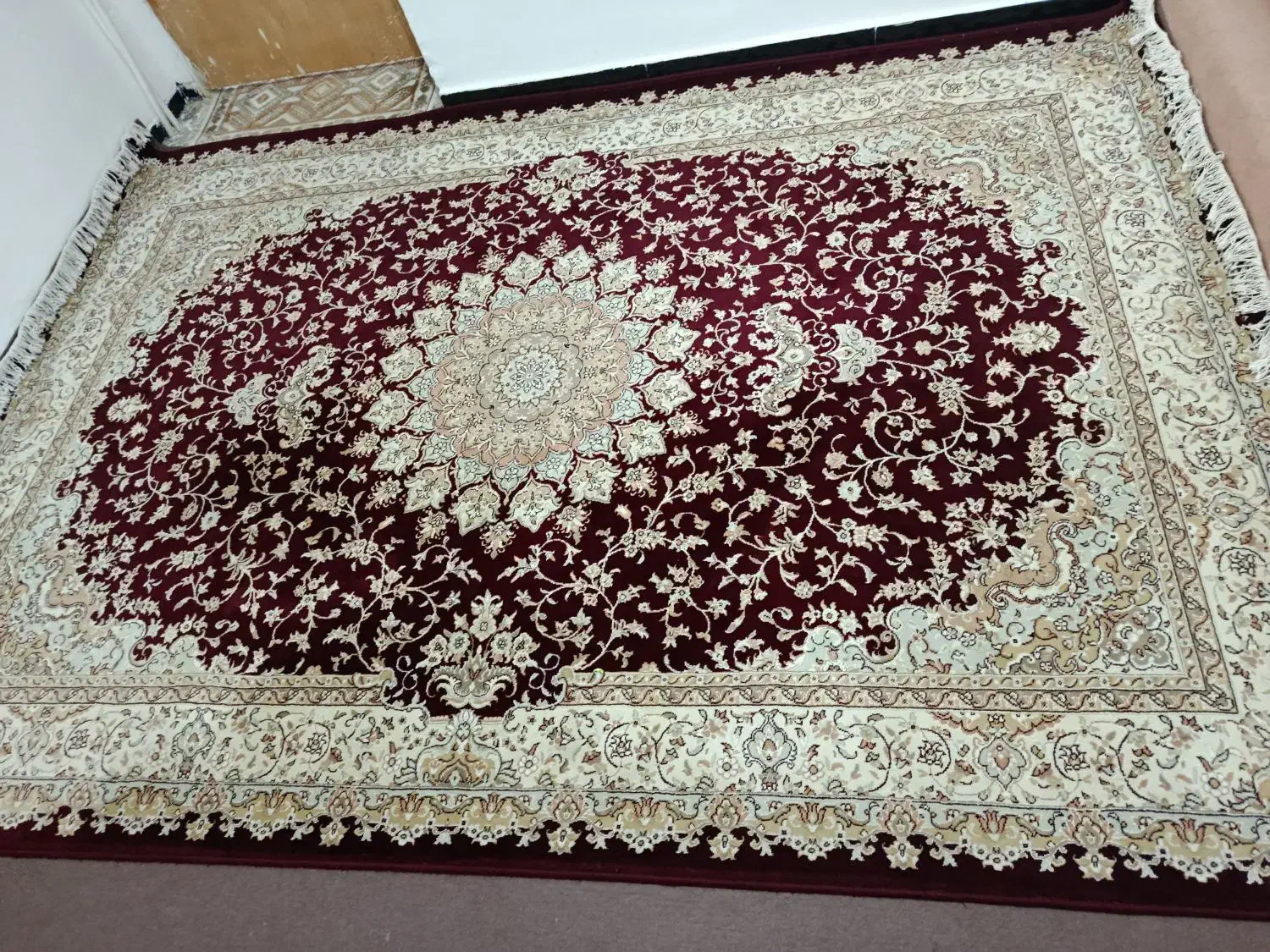 دو عدد فرش شیش متری در حد نو|فرش|نهاوند, |دیوار