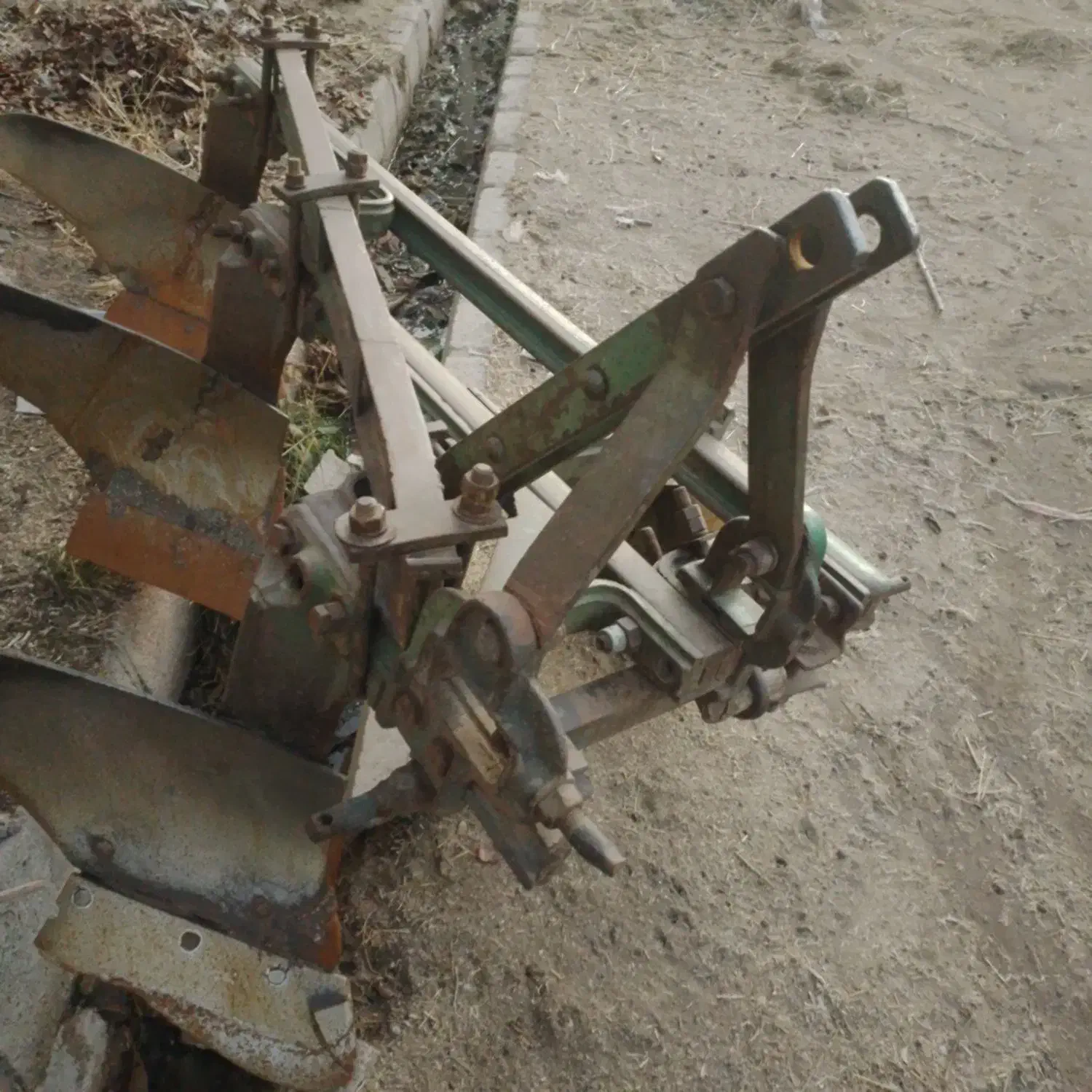 گاو اهن|ماشینآلات صنعتی|سراب, |دیوار