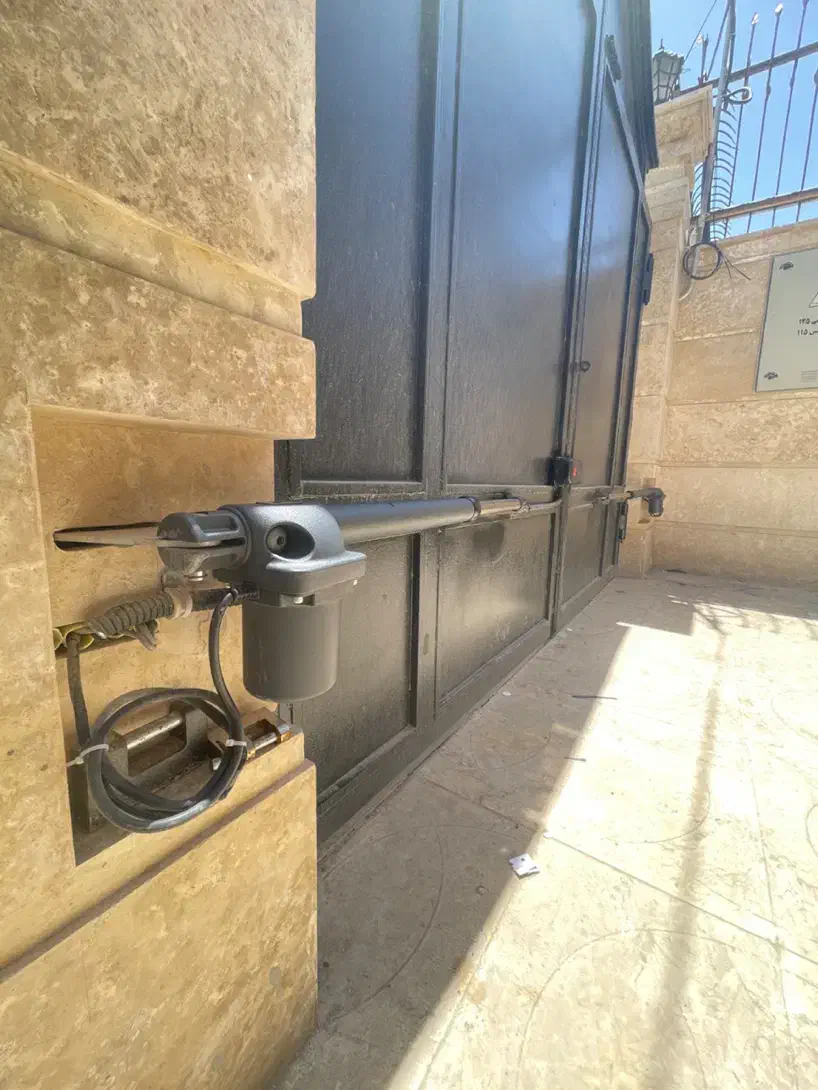 نصب جک پارکینگی کرکره برقی دوربین مدار بسته دزدگیر|خدمات پیشه و مهارت|کاشان, میدان کهنه|دیوار