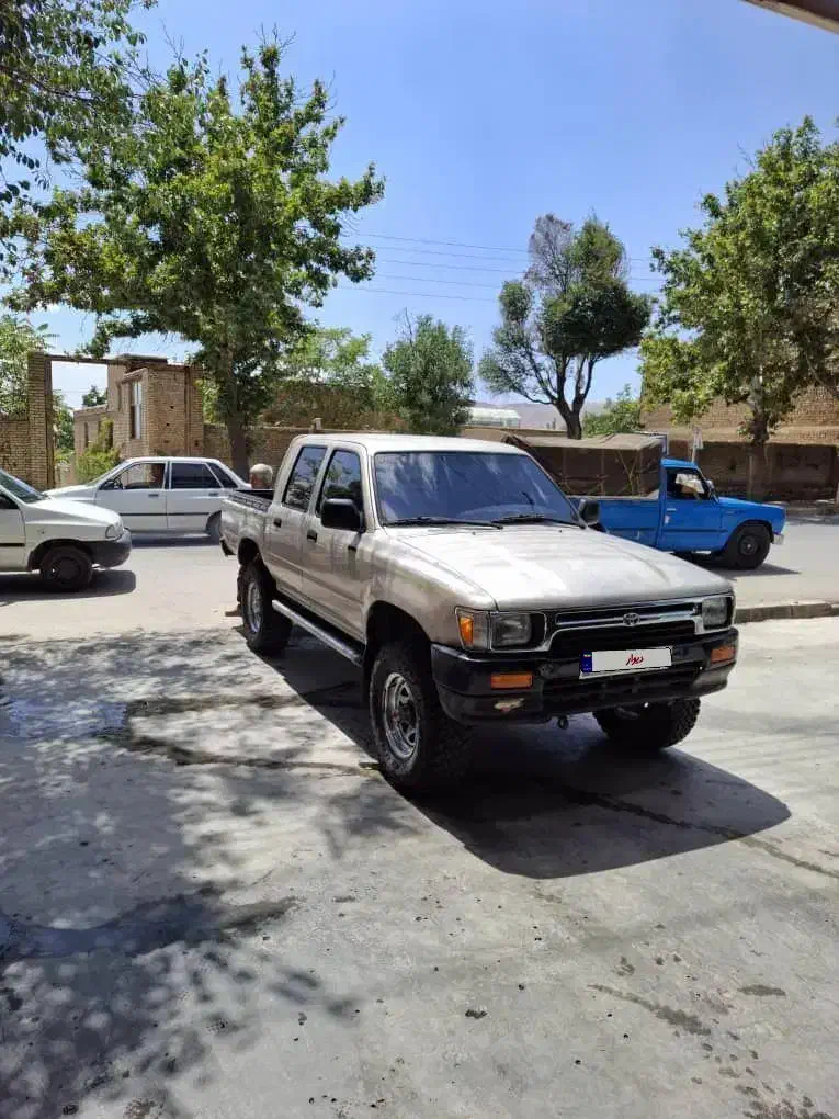 تویوتا هایلوکس (تایگر)|خودرو سواری و وانت|سمیرم, |دیوار