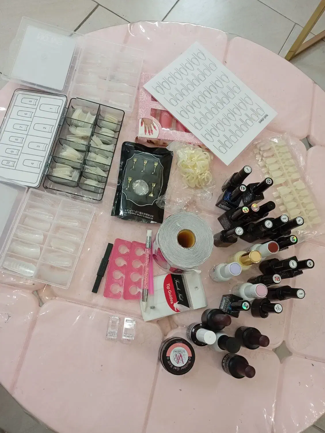 وسایل کاشت ناخن|آرایشگاه و سالن‌های زیبایی|کرج, باغستان|دیوار