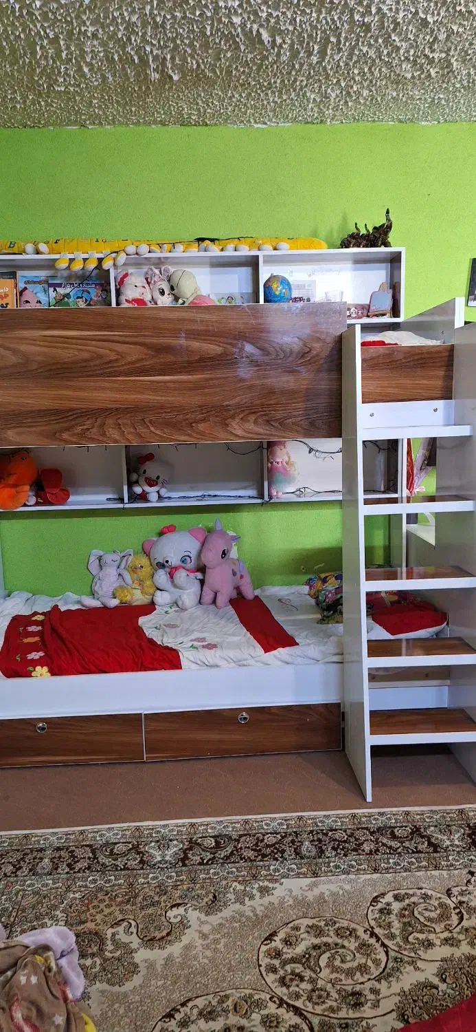 تخت دو طبقه|تخت و سرویس خواب|اصفهان, فرودگاه شهید بهشتی|دیوار