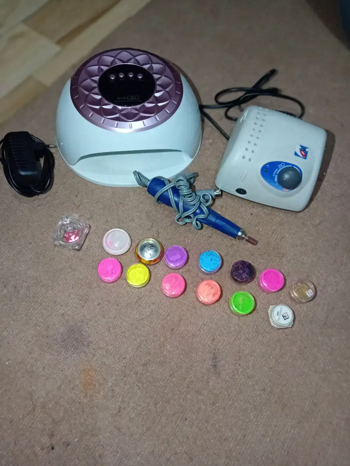 وسایل کاشت ناخن|آرایشگاه و سالن‌های زیبایی|ورامین, ورامین|دیوار