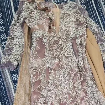 بسیار شیک|لباس|قم, بنیاد|دیوار