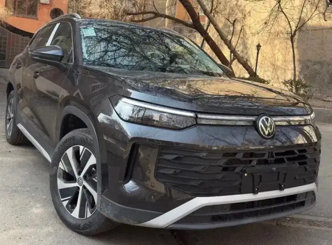 فولکس تایرون  /مشکی /۲۰۲۵|خودرو سواری و وانت|تهران, جنت‌آباد جنوبی|دیوار