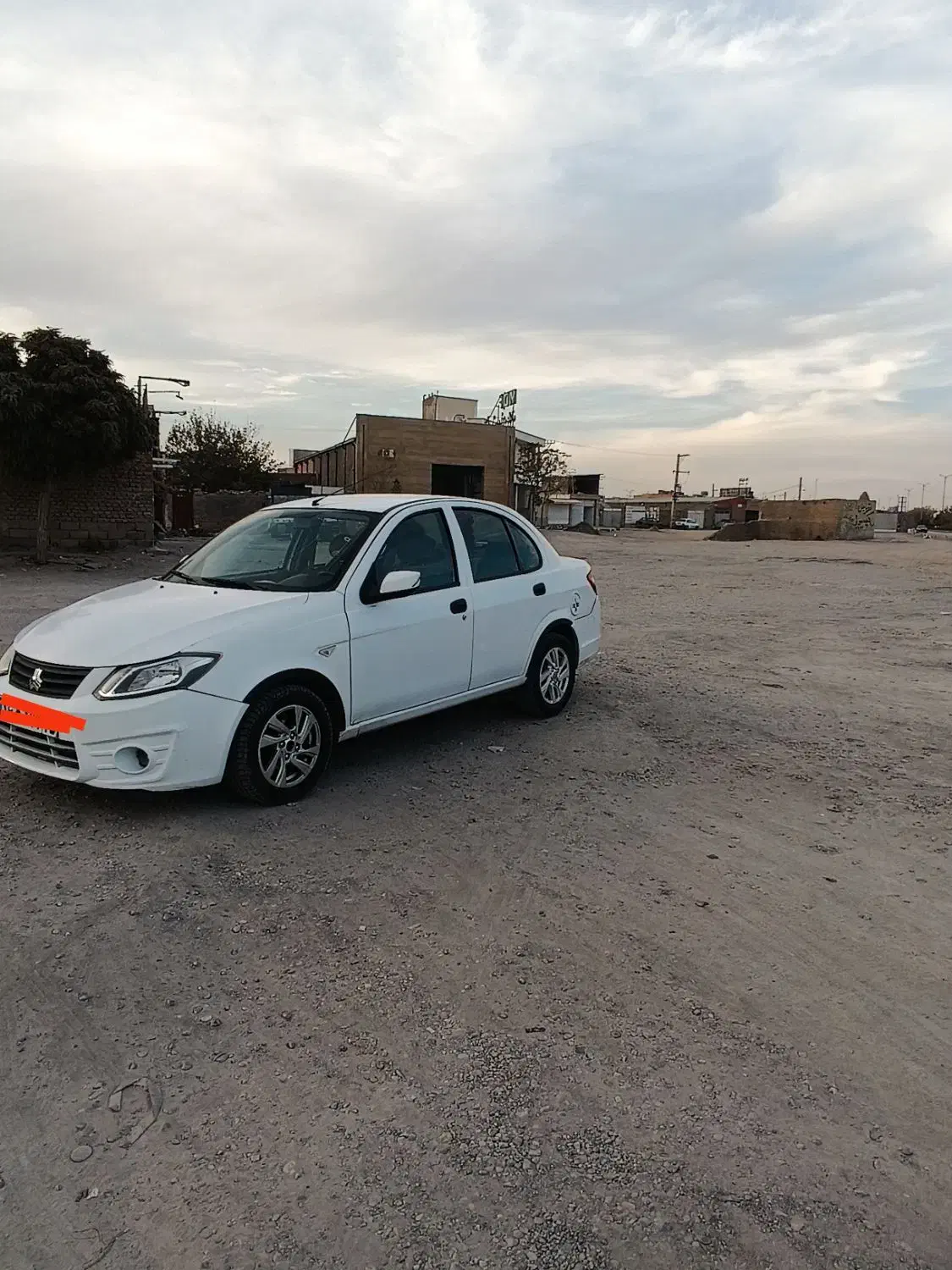 ساینا سفید|خودرو سواری و وانت|کرمان, |دیوار