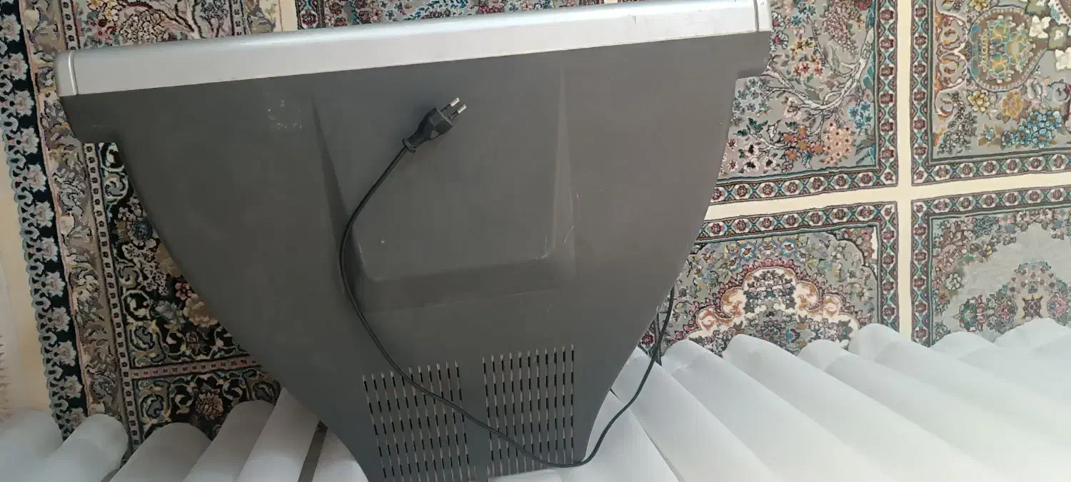 تلویزیون 20اینچ فیلیپس قدیمی|تلویزیون و پروژکتور|تربتحیدریه, حسنی بالا|دیوار