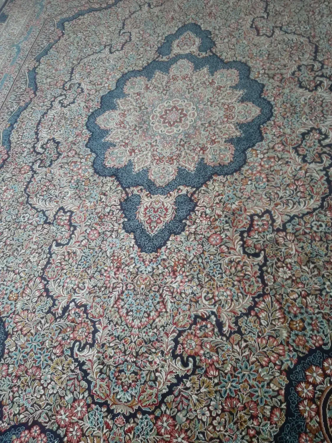 یک تخته فرش۱۲متری ۵۰۰شانه مشهد|فرش|گلبهار, شهر جدید گلبهار|دیوار