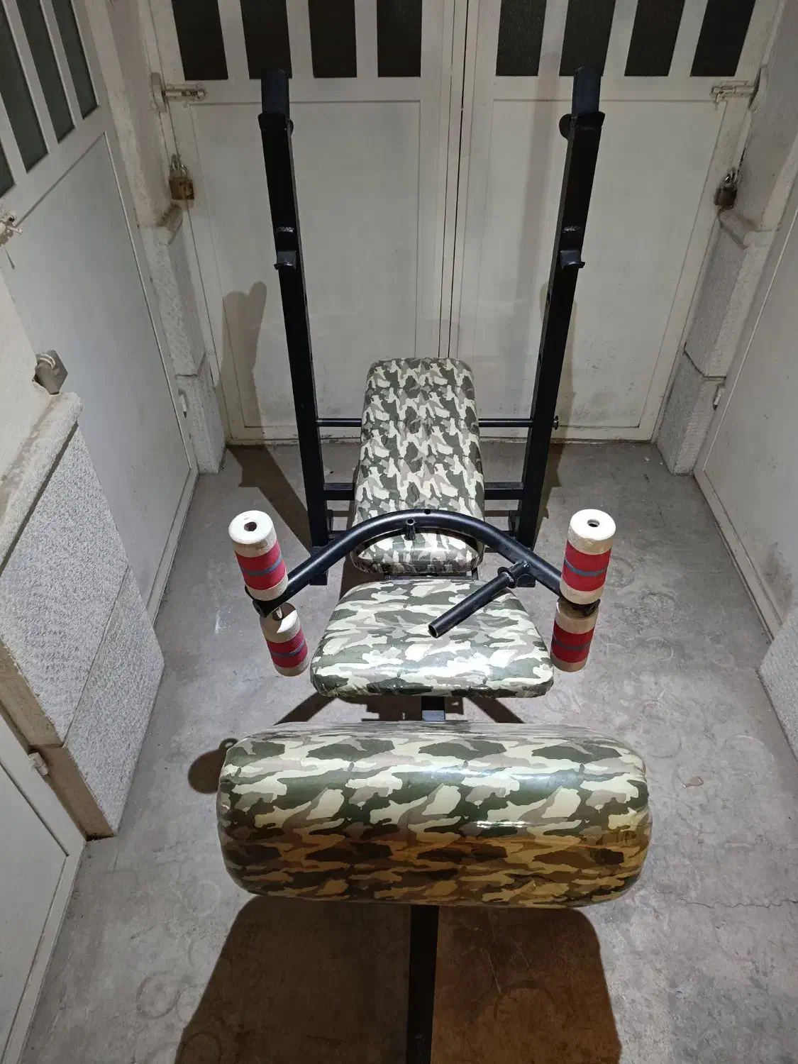 تخته پرس ۹ کاره|تجهیزات ورزشی|صدرا-فارس, فاز ۱|دیوار