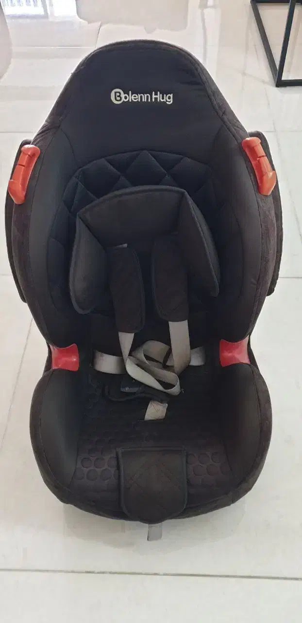 صندلی ‌کودک Bolenn hug در حد نو|تخت و صندلی بچه|بابل, |دیوار