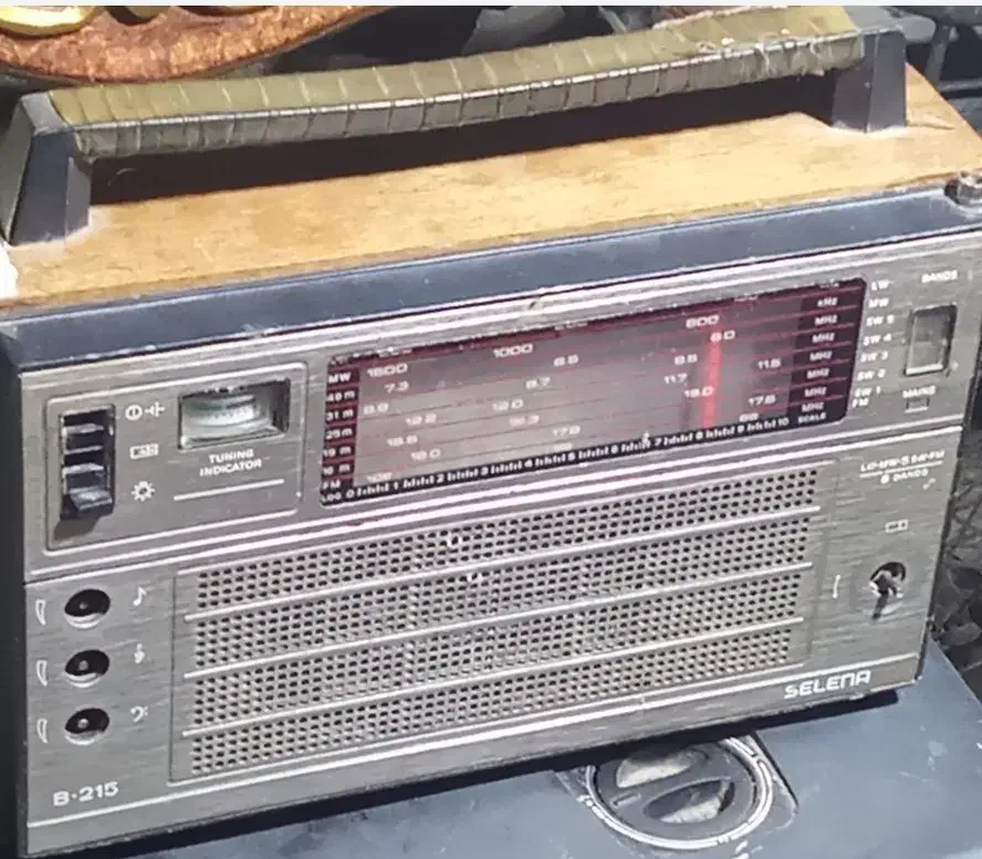 رادیو قدیمی عطیقه روسی|کلکسیون اشیاء عتیقه|زاهدان, |دیوار