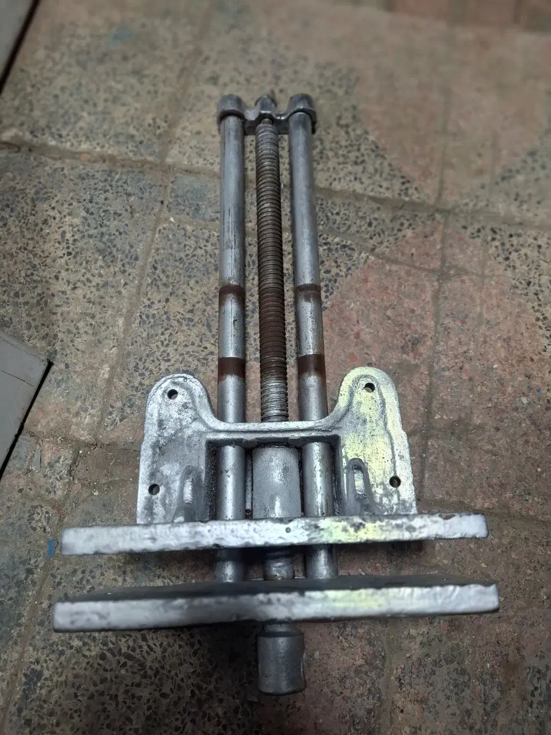 گیره کتابی نجاری زیر میزی|ابزارآلات|اصفهان, شهرک ولیعصر|دیوار