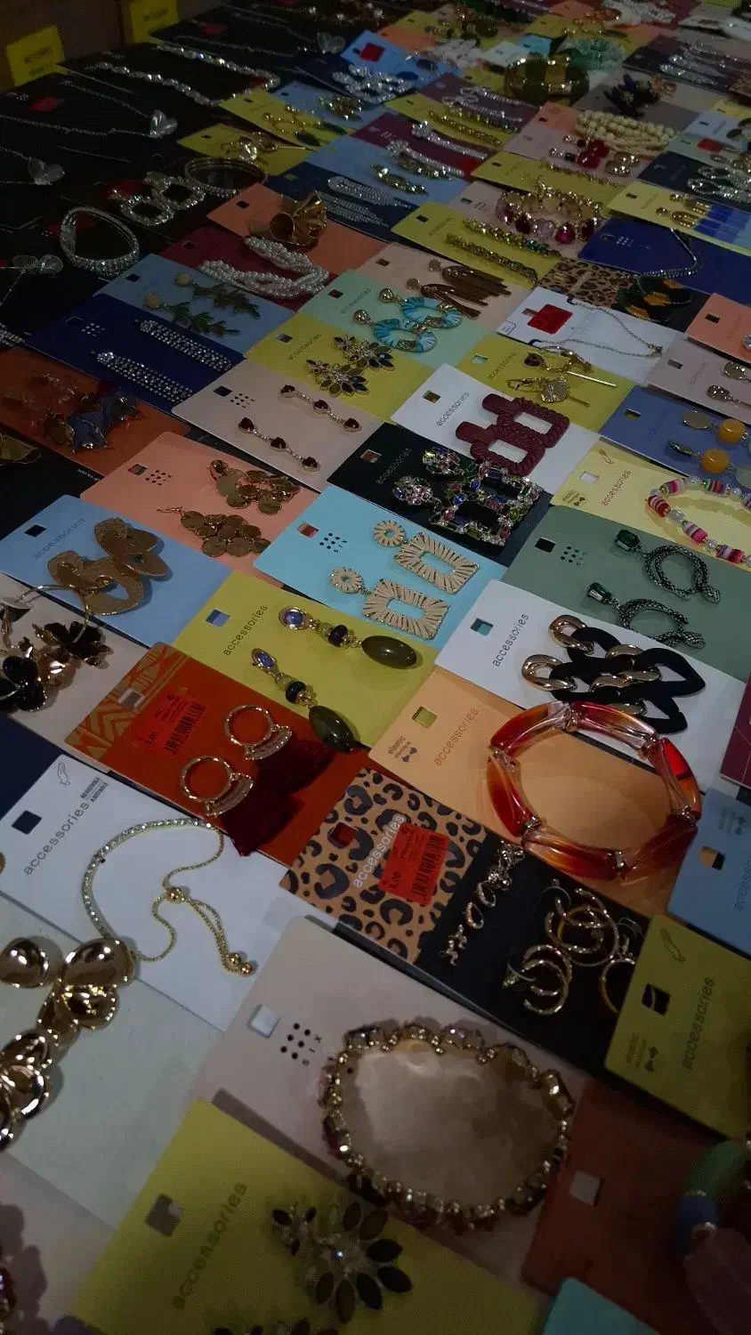 بدلیجات و اکسسوری اروپایی|بدلیجات|اصفهان, نقش جهان|دیوار