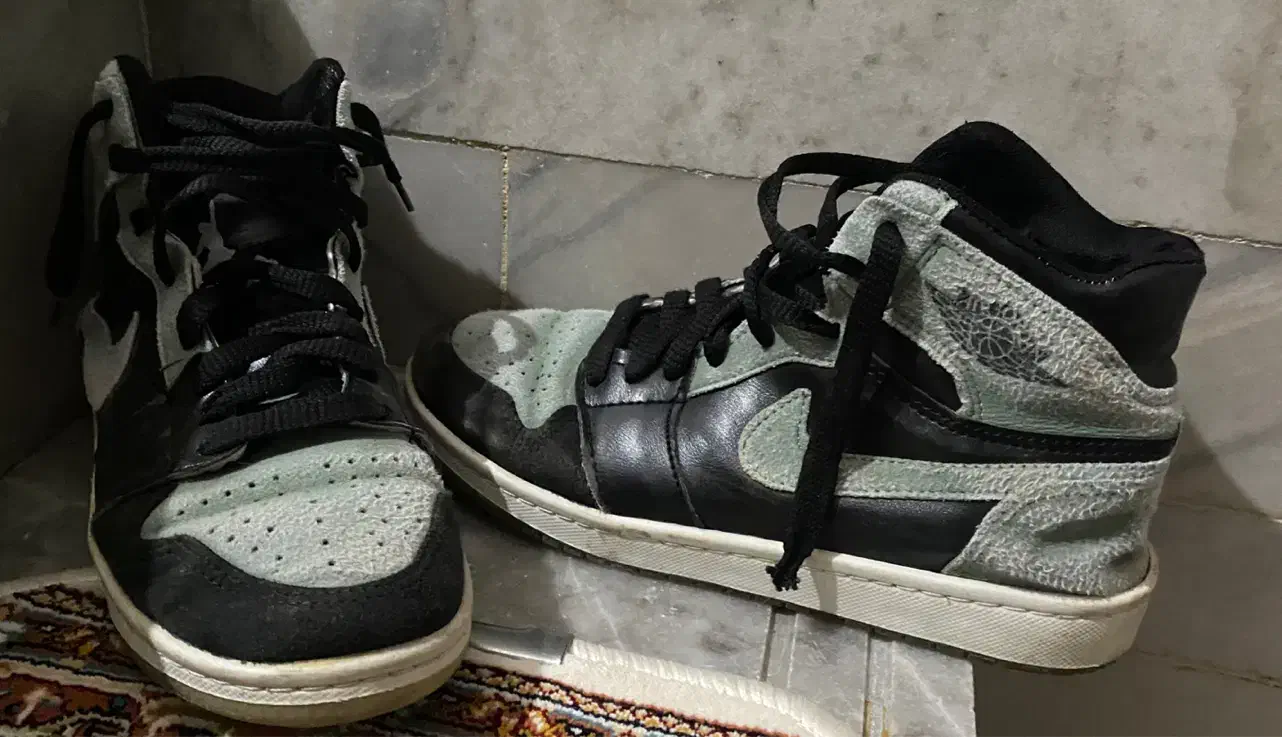 دو جفت کفش جردن و کیف|کیف، کفش، کمربند|نقده, |دیوار