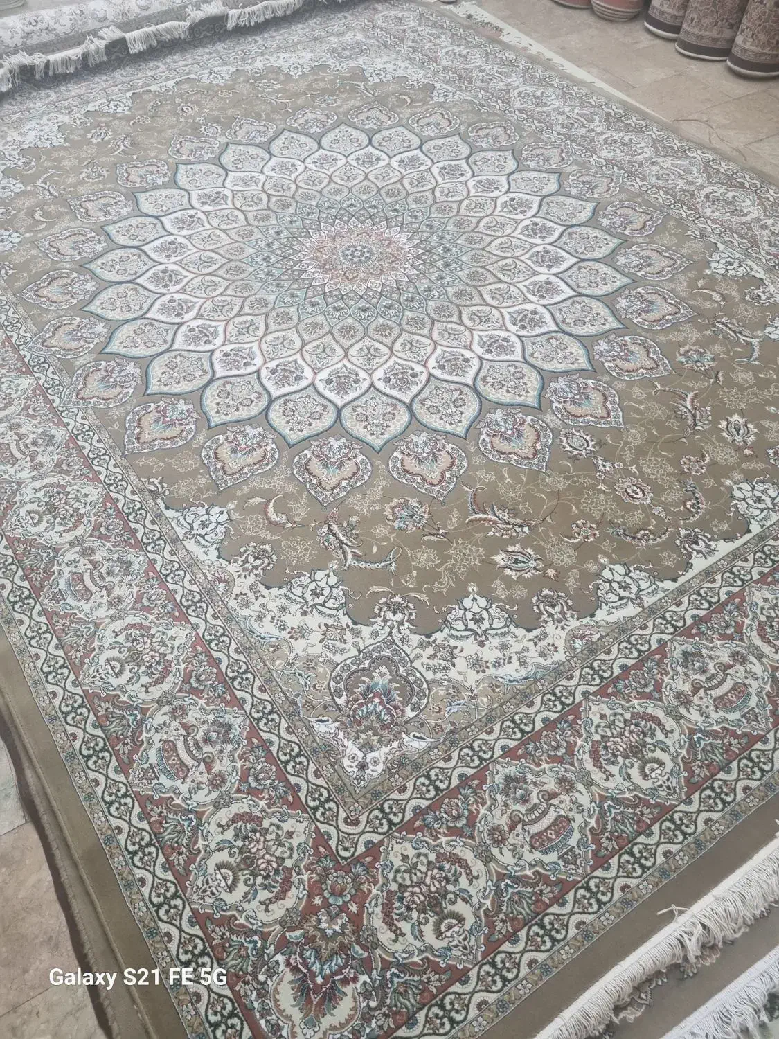 دوعددفرش۱۲متری یه چهار متری (خرید فروش تعویض)|فرش|مشهد, شاهد (شهرک غرب)|دیوار